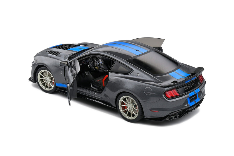 Shelby Mustang GT500 KR 2022 silver grey metallic - blue 1:18 - 70128