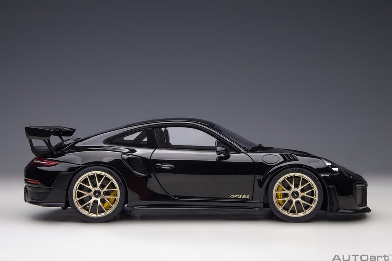 Porsche 911 (991.2) GT2 RS Weissach Package Black 1:18 - 70220