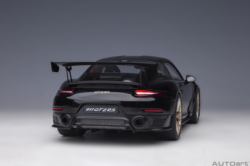 Porsche 911 (991.2) GT2 RS Weissach Package Black 1:18 - 70235