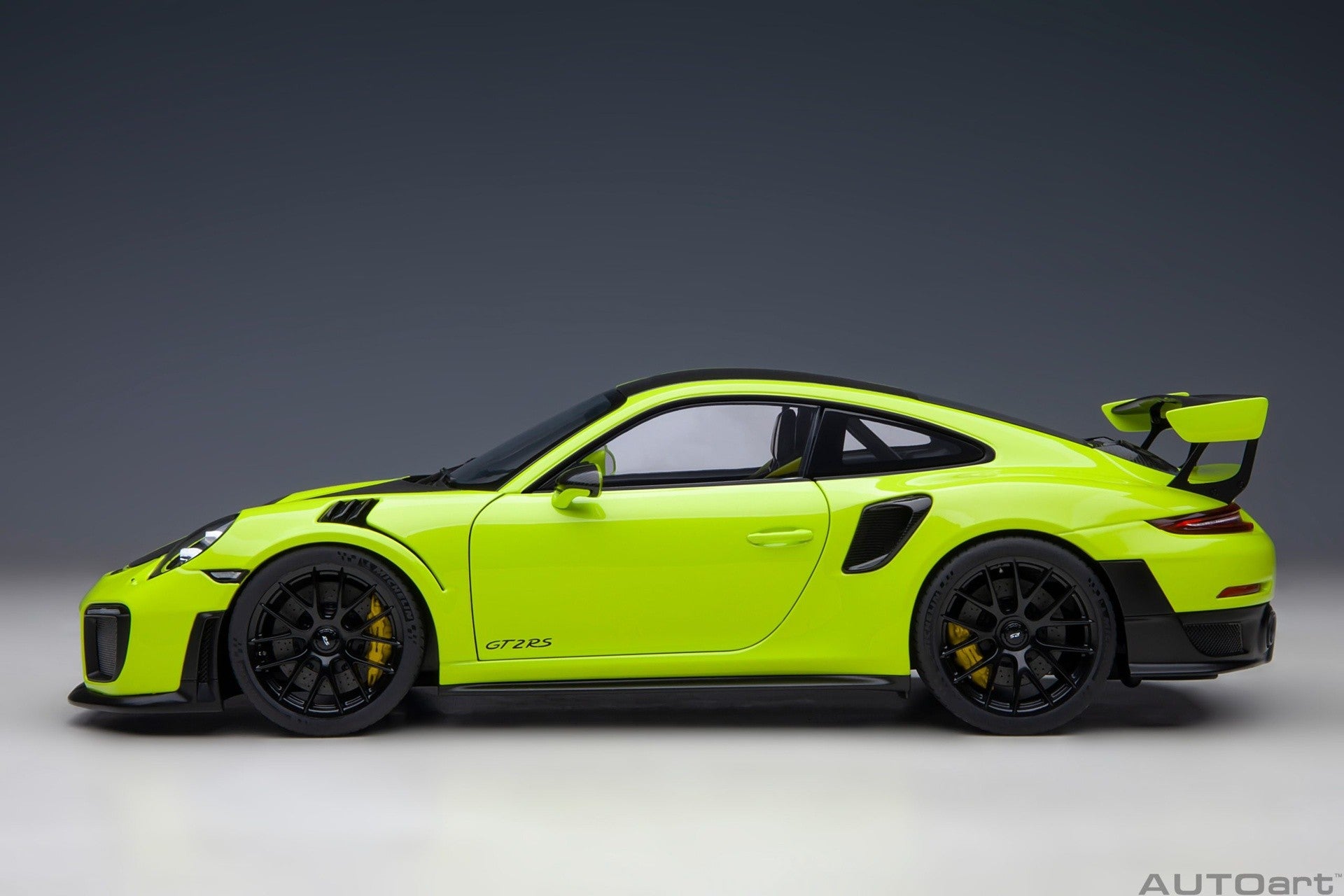 Porsche 911 (991.2) GT2 RS Weissach Package Acid Green 1:18 - 70239