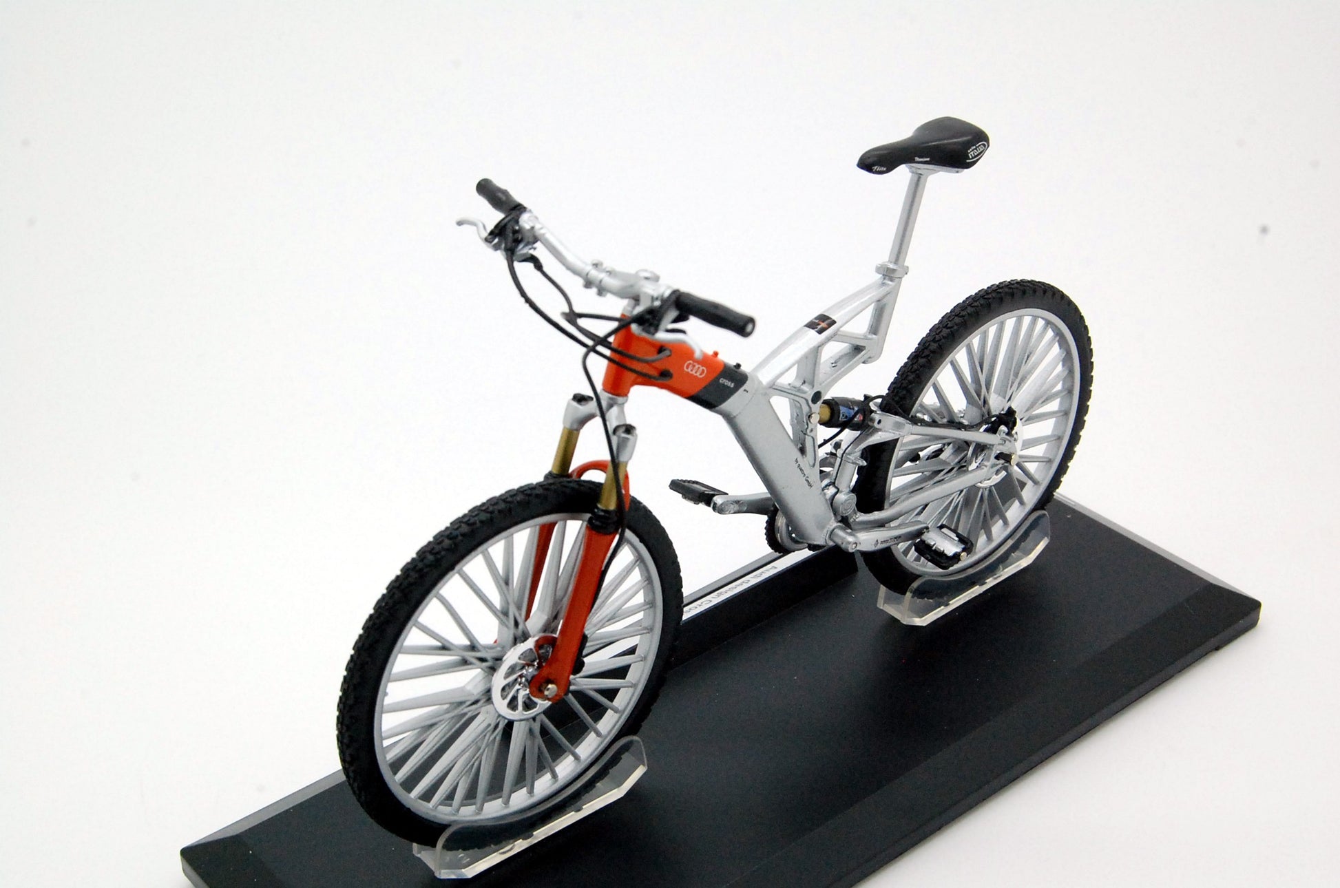 Bicicletta Audi Design Cross Pro argento / arancione 1:10 - 7024