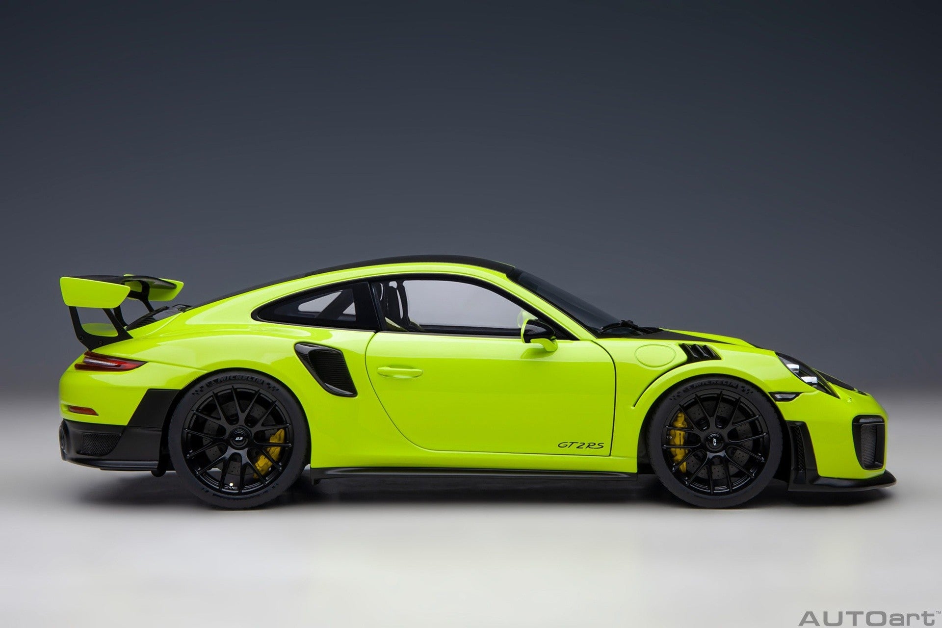Porsche 911 (991.2) GT2 RS Weissach Package Acid Green 1:18 - 70240