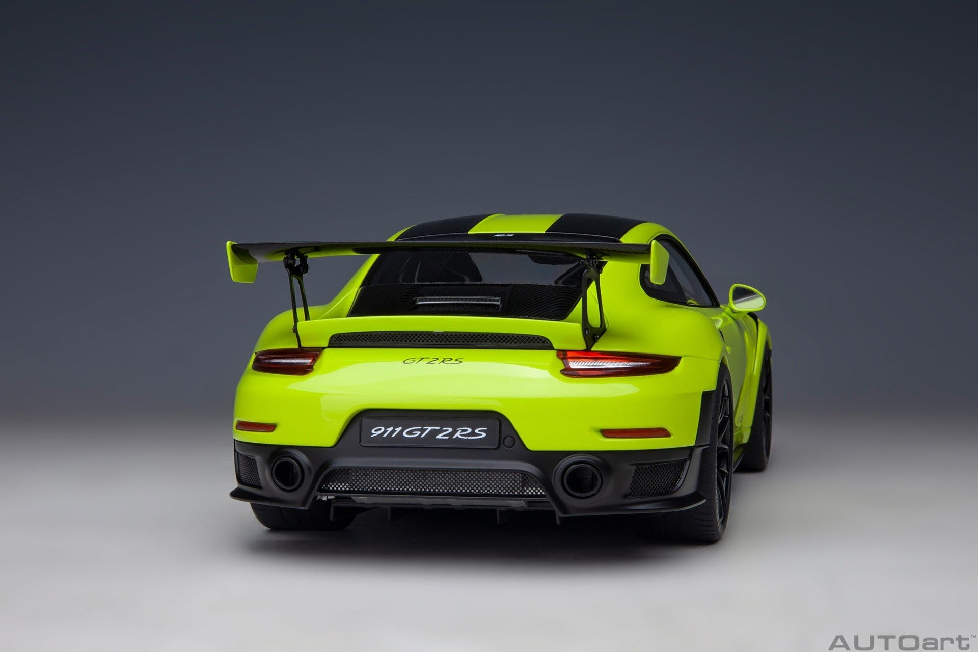 Porsche 911 (991.2) GT2 RS Weissach Package Acid Green 1:18 - 70255