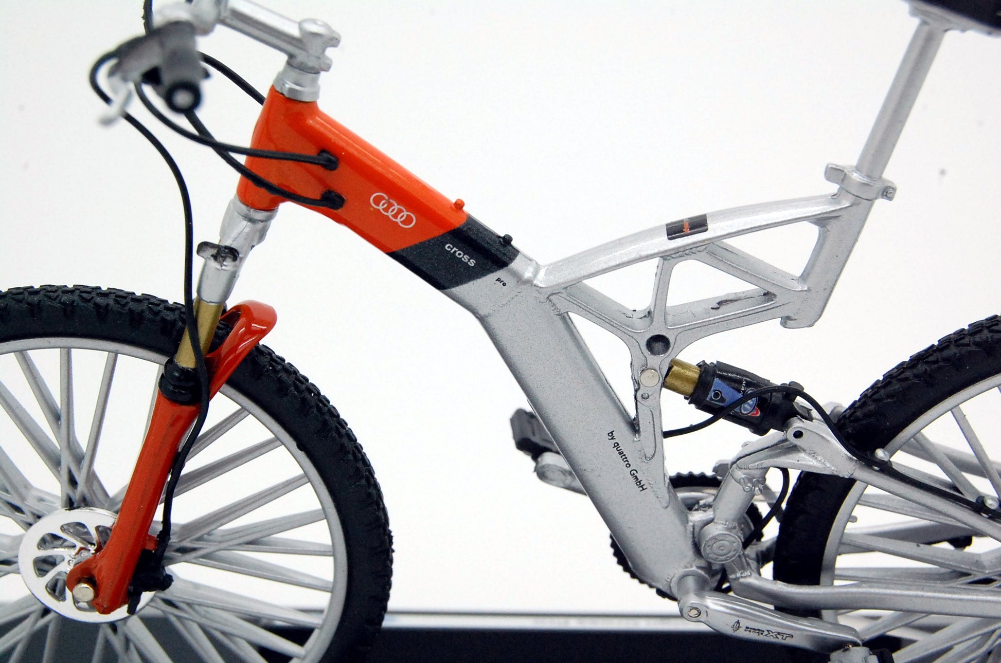 Bicicletta Audi Design Cross Pro argento / arancione 1:10 - 7027