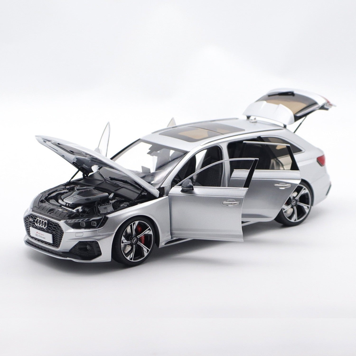 Audi RS4 Avant 2020 Silver 1:18 - 70381