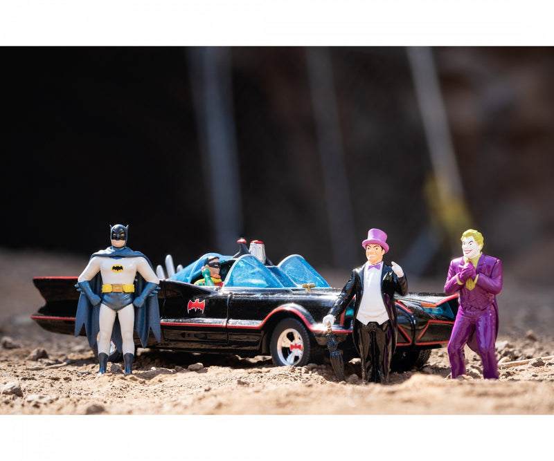 Batmobile 2022 Comic with Batman - Joker - Robin - Pinguin 1:24 - 70504