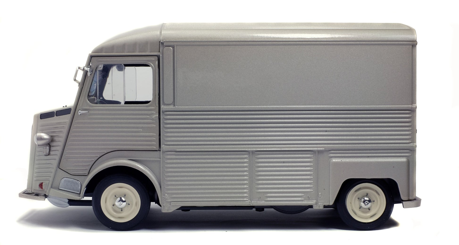 Citroen Type HY 1969 BP Grigio 1:18 - 70934