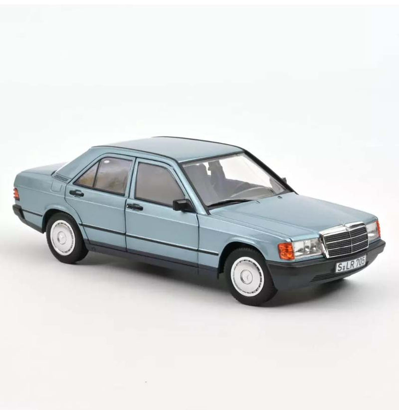 Mercedes-Benz 190 E 1984 Light Blue Metallic 1:18 - 71476