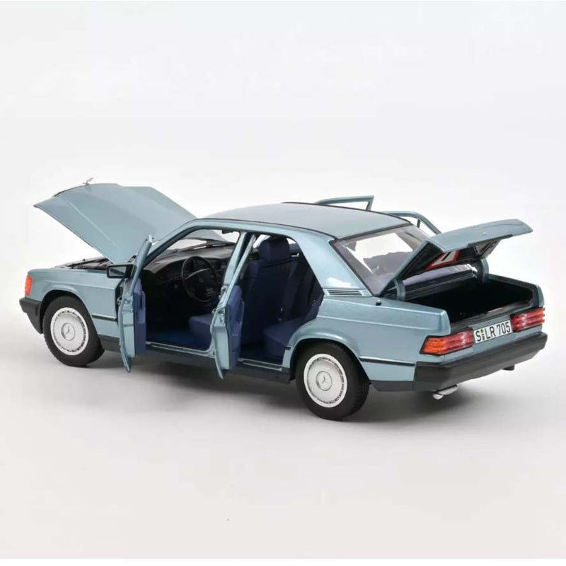 Mercedes-Benz 190 E 1984 Light Blue Metallic 1:18 - 71477