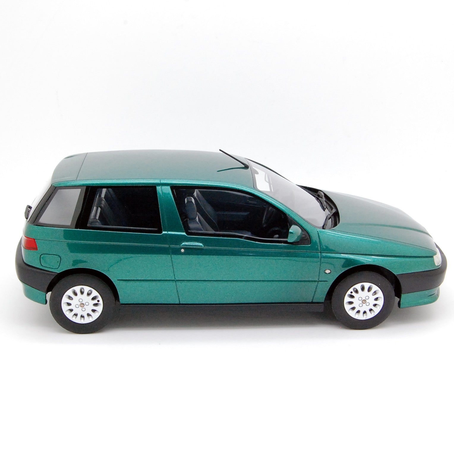 Alfa Romeo 145 1.6 Boxer 1995 Metallic Green 1:18 - 71929
