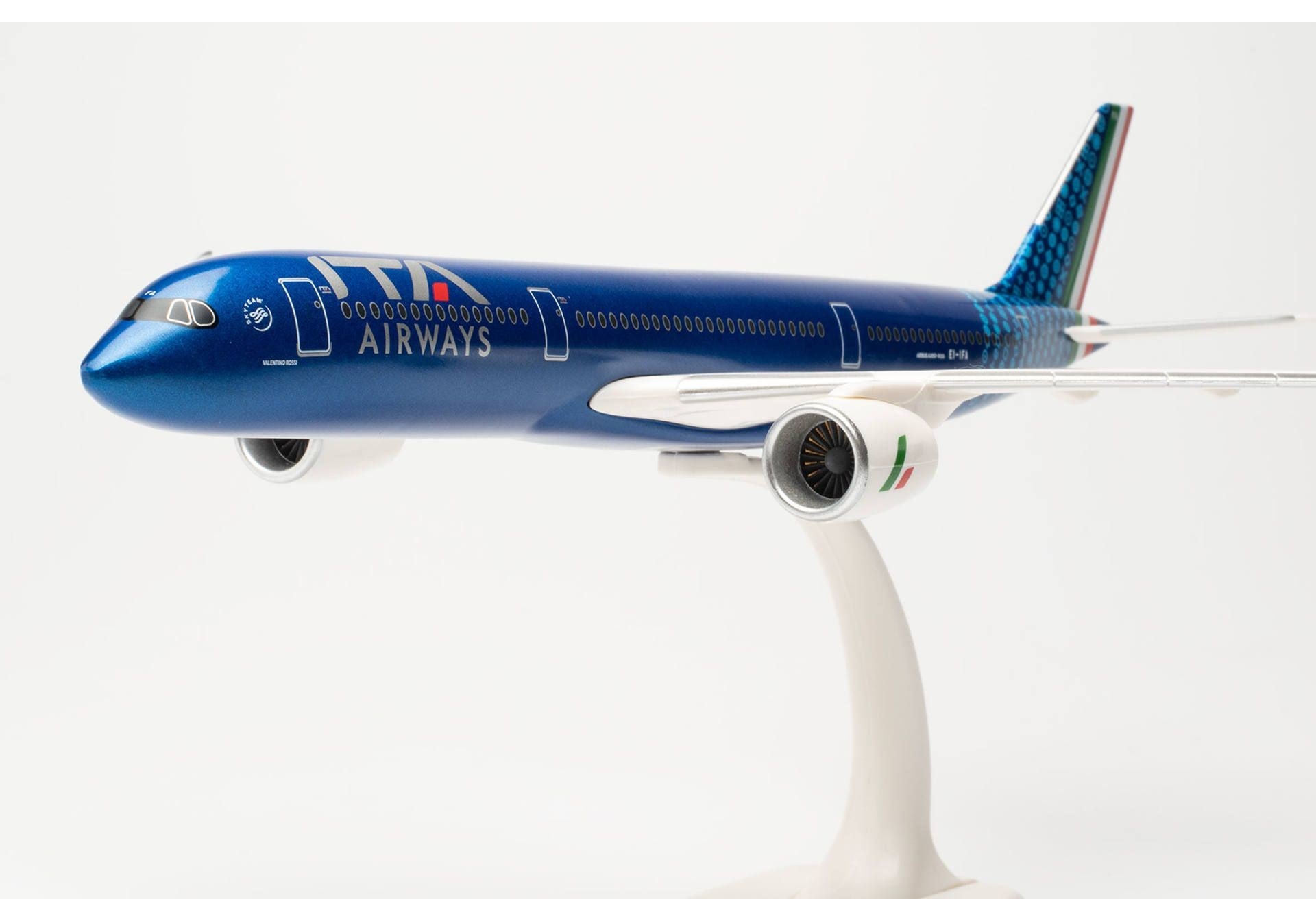Airbus A350-900 – EI-IFA ITA Airways “Valentino Rossi” 1:200 - 72102