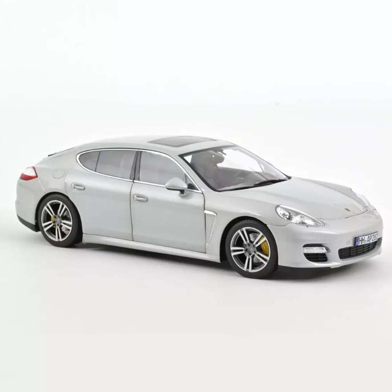 Porsche Panamera Turbo 2009 Argent 1:18 - 72347
