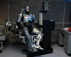 Robocop Ultimate Battle Damaged with Chair Action Figure 18 cm - 72614