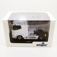 DAF XG+ tractor white 1:43 - 72724