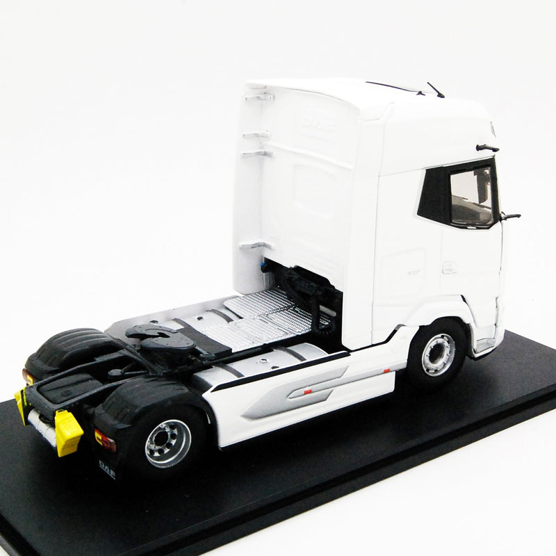 DAF XG+ tractor white 1:43 - 72729