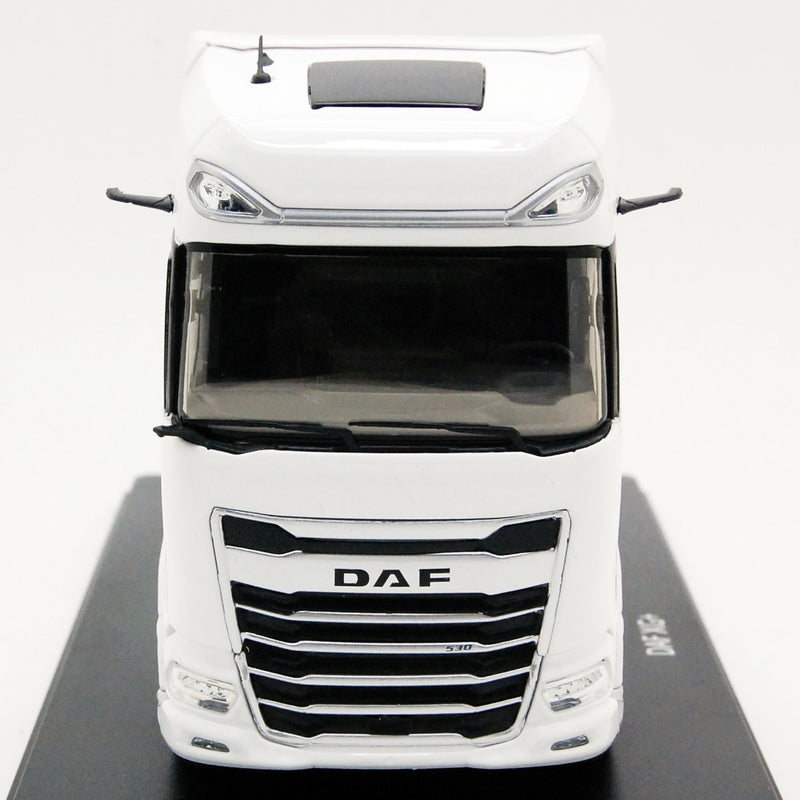 DAF XG+ tractor white 1:43 - 72732