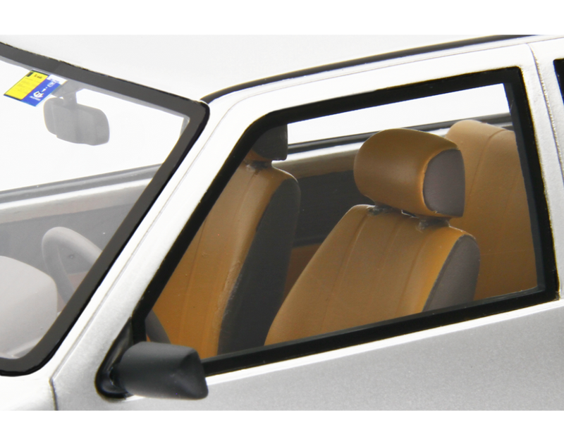 Fiat Uno 45 1983 Marrone 1:18 - 72803