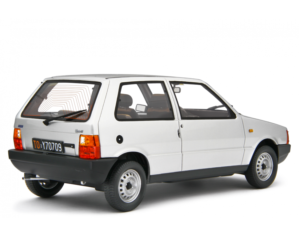 Fiat Uno 45 1983 Grigio Metallizzato 1:18 - 72811