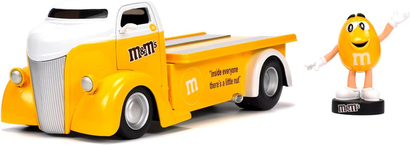 Ford COE Flatbed 1947 with M&M's Yellow figure 1:24 - 73290