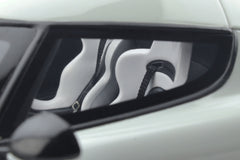 Koenigsegg Jesko Absolut 2022 chalk gray 1:18 - 73493