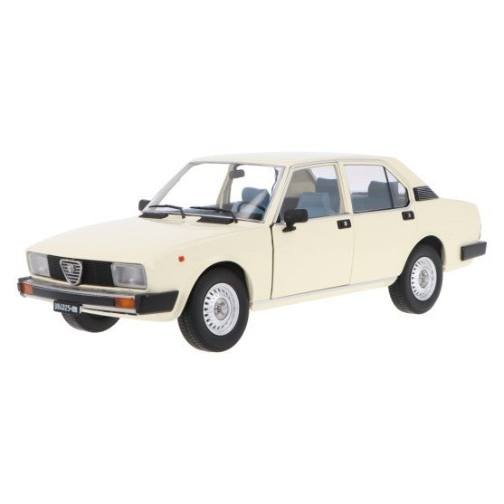 Alfa Romeo Alfetta 2.0L 1978 Avorio 1:18 - 73970