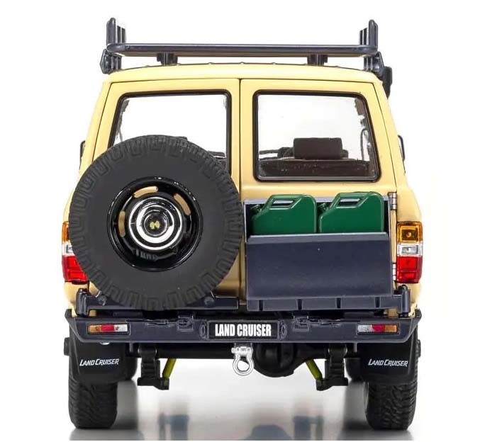 Toyota Land Cruiser 60 1980 Beige with optional parts 1:18 - 74023