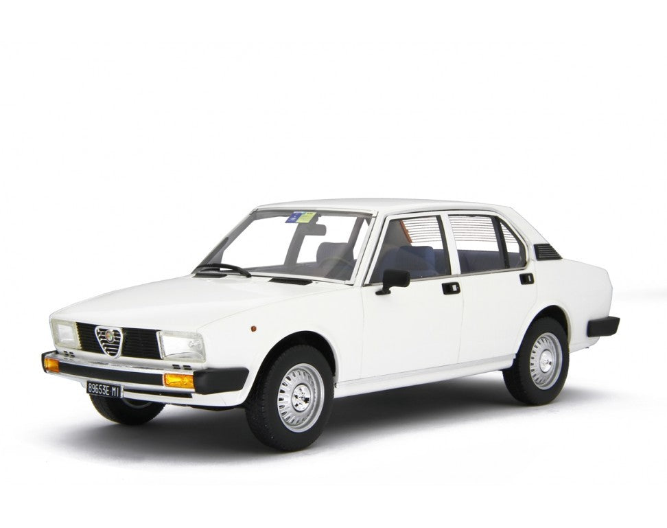 Alfa Romeo Alfetta 2.0L 1978 Bianco Capodimonte 1:18 - 74721
