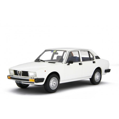 Alfa Romeo Alfetta 2.0L 1978 Bianco Capodimonte 1:18 - 74723