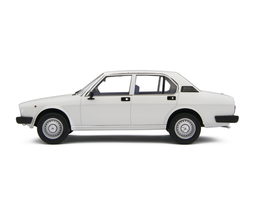 Alfa Romeo Alfetta 2.0L 1978 Bianco Capodimonte 1:18 - 74729