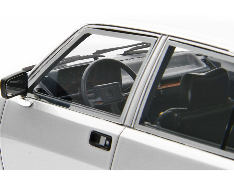 Alfa Romeo Alfa 6 2.5 1979 Grigio metallizzato 1:18 - 75085
