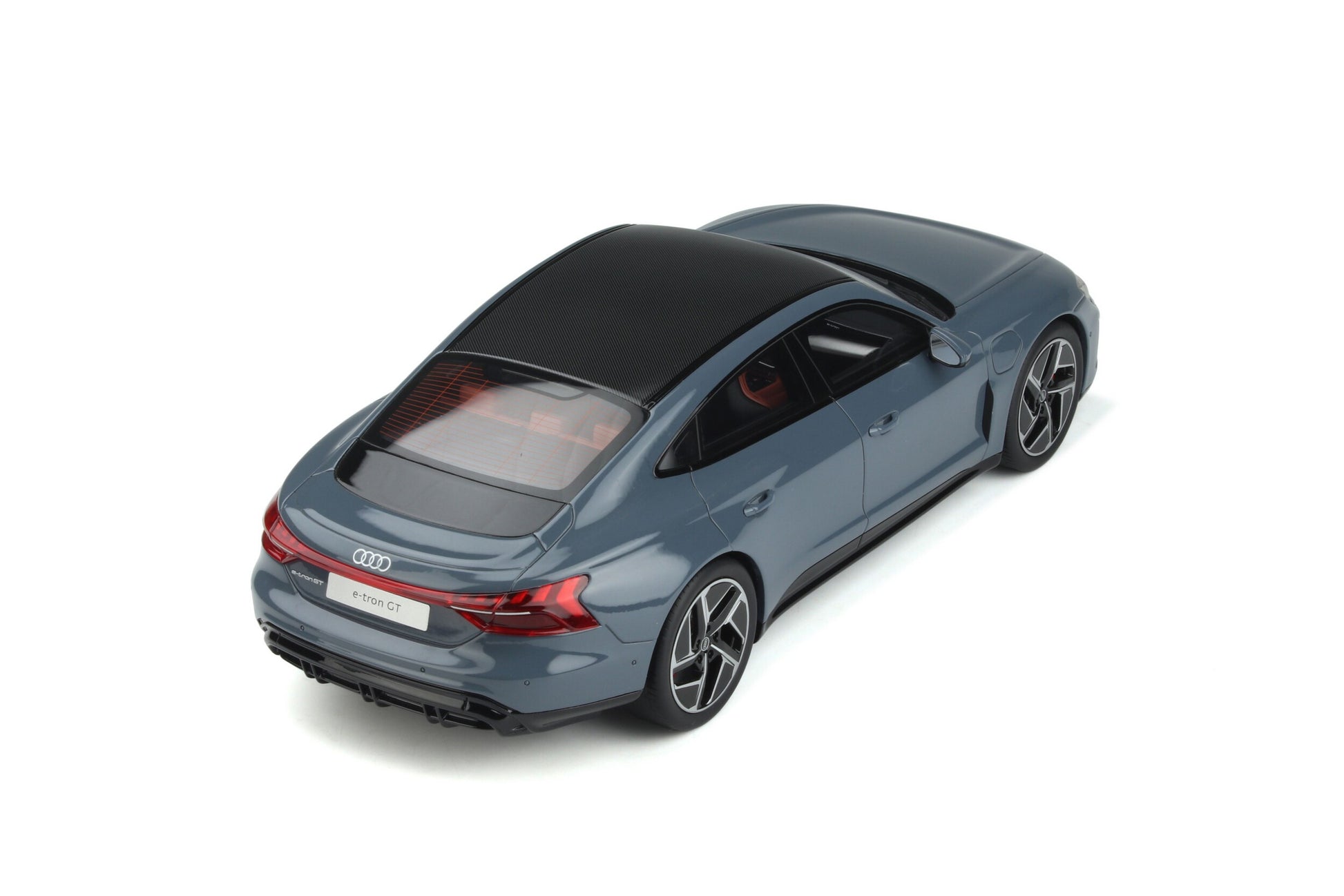 Audi e-tron GT 2021 kemora grey 1:18 - 75253