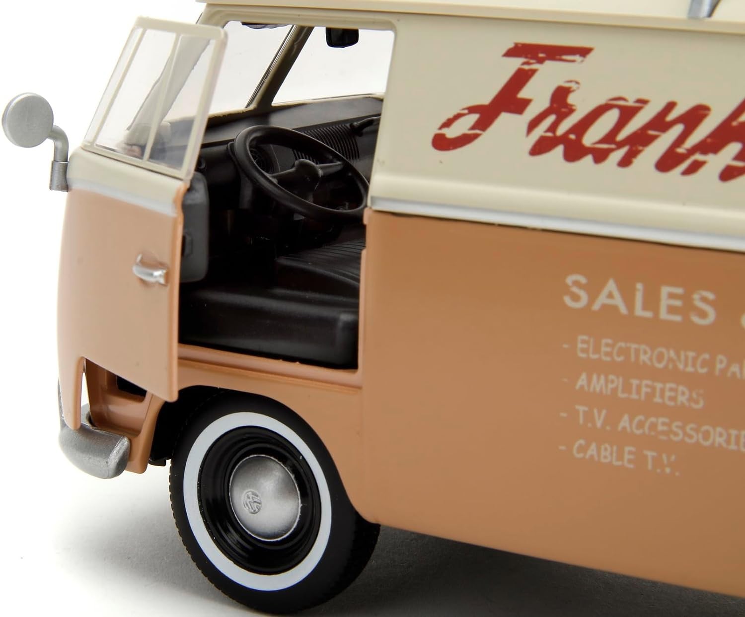 Volkswagen Wheeljack VW Bus (T7) "Transformers 7" beige 1:24 - 76016