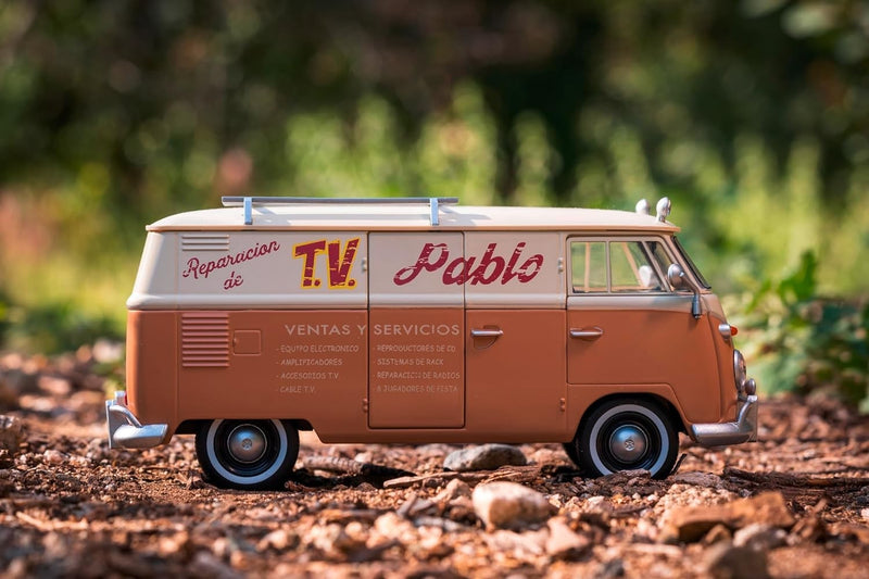 Volkswagen Wheeljack VW Bus (T7) "Transformers 7" beige 1:24 - 76021