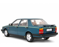 Lancia Thema 8.32 Ferrari 1986 Verde Reflex 1:18 - 76207