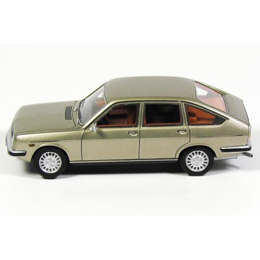 Lancia Beta Berlina 1600 seconda serie 1978 Platino 1:43 - 76580
