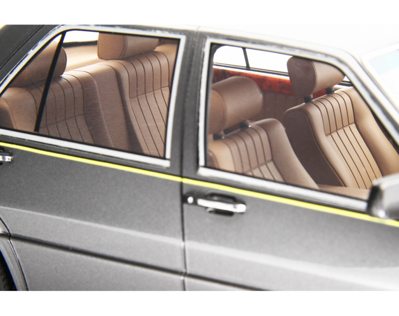 Lancia Thema 8.32 Ferrari 1986 Grigio Quarzo 1:18 - 76636