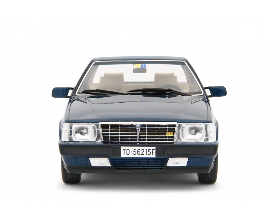 Lancia Thema 8.32 Ferrari 1986 Blu Blizzard 1:18 - 76645