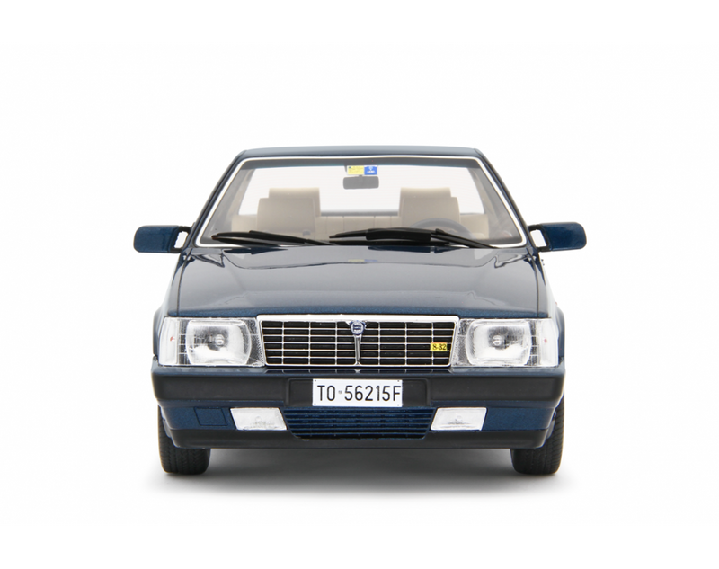 Lancia Thema 8.32 Ferrari 1986 Blu Blizzard 1:18 - 76645