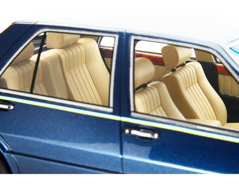 Lancia Thema 8.32 Ferrari 1986 Blu Blizzard 1:18 - 76649