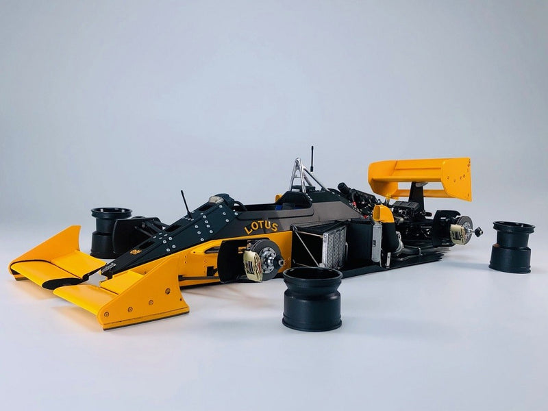 Lotus Honda 99T F1 1987 Monaco GP Ayrton Senna Model Kit 1:12 - 77059