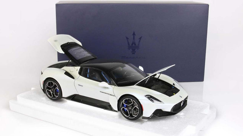 Maserati MC20 2023 Bianco Audace 1:18 - 77909
