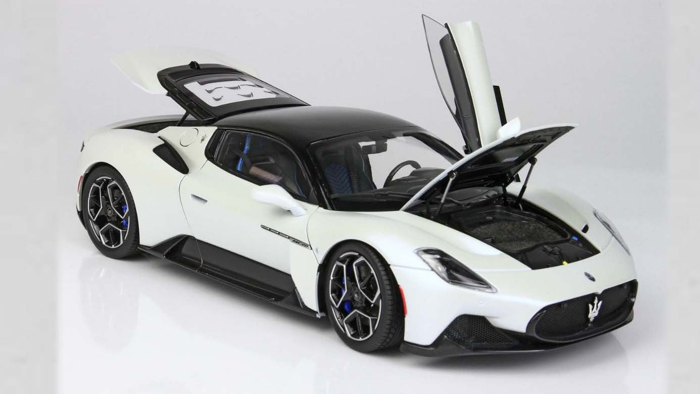 Maserati MC20 2023 Bianco Audace 1:18 - 77910