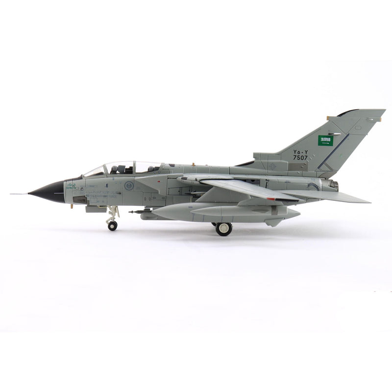 Tornado GR.1 7507 75th Sqn. RSAF Coningsby AB 2013 1:72-16