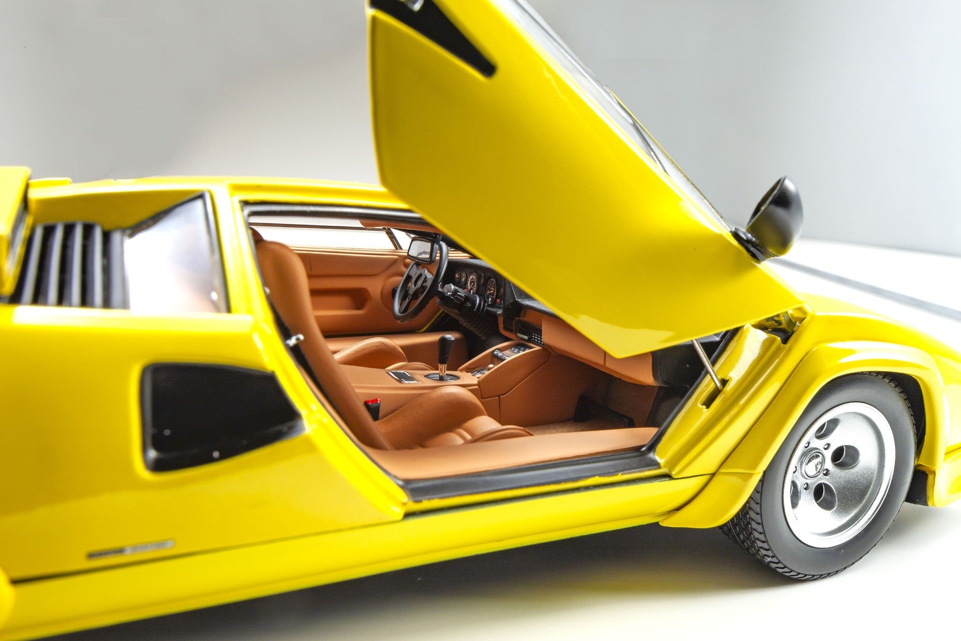 Lamborghini Countach LP5000 Quattrovalvole Yellow 1:18 - 78413