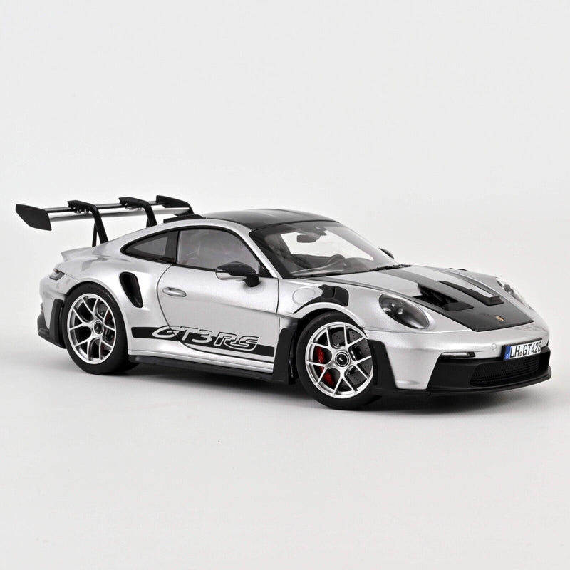 Porsche 911 GT3 RS Weissach pack 2022 GT-Silvermetallic 1:18 - 79465