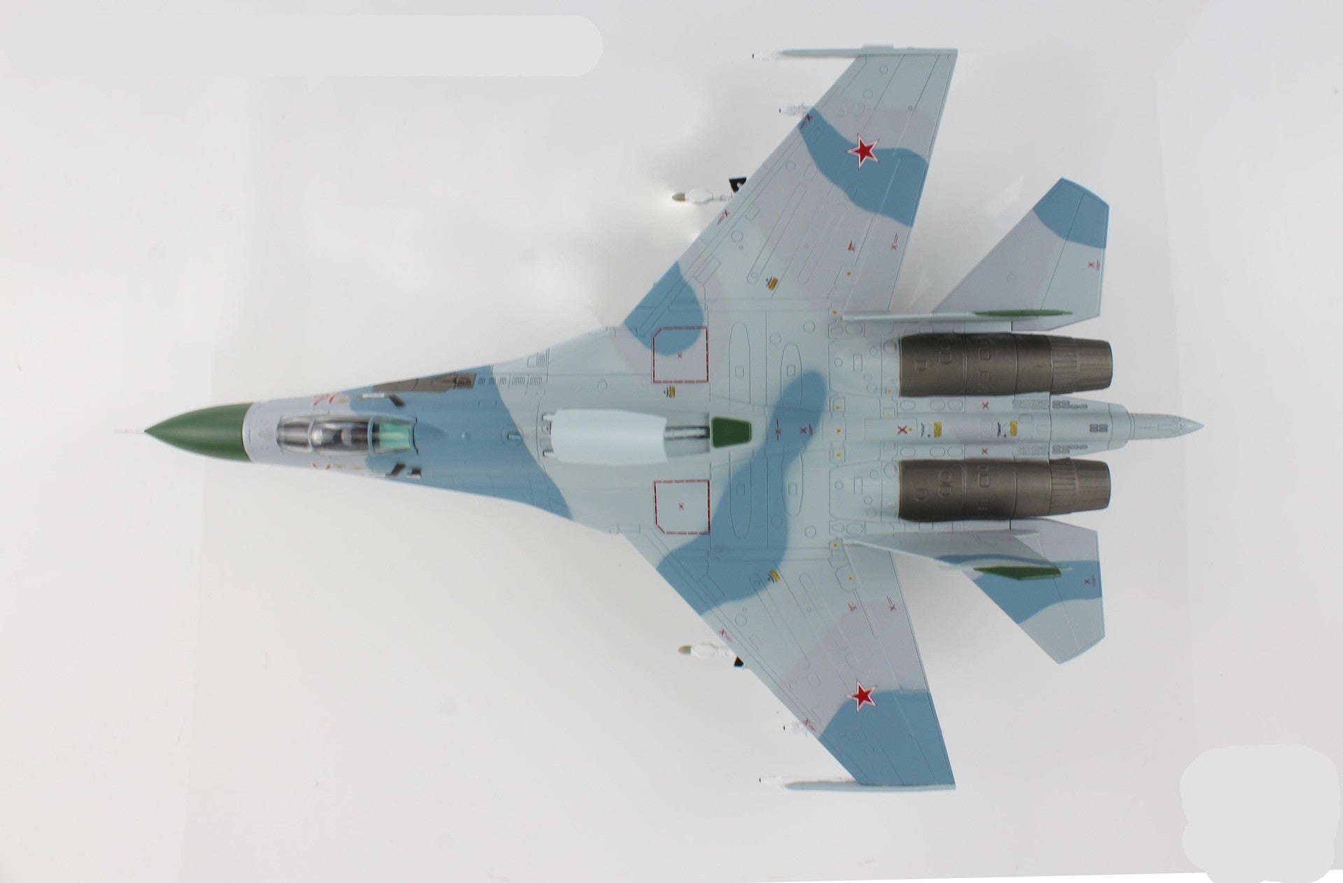 Sukhoi Su-27 Flanker B (early type) Red 14 Russian Air Force 1990 1:72 - 79543
