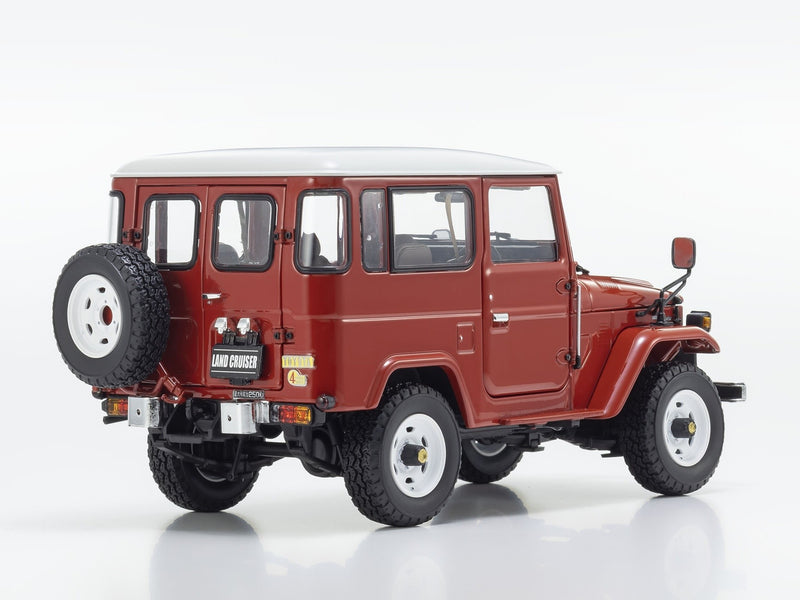 Toyota Land Cruiser 40 Van (BJ42V) Red 1:18 - 79672