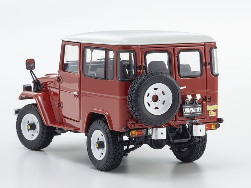 Toyota Land Cruiser 40 Van (BJ42V) Red 1:18 - 79674