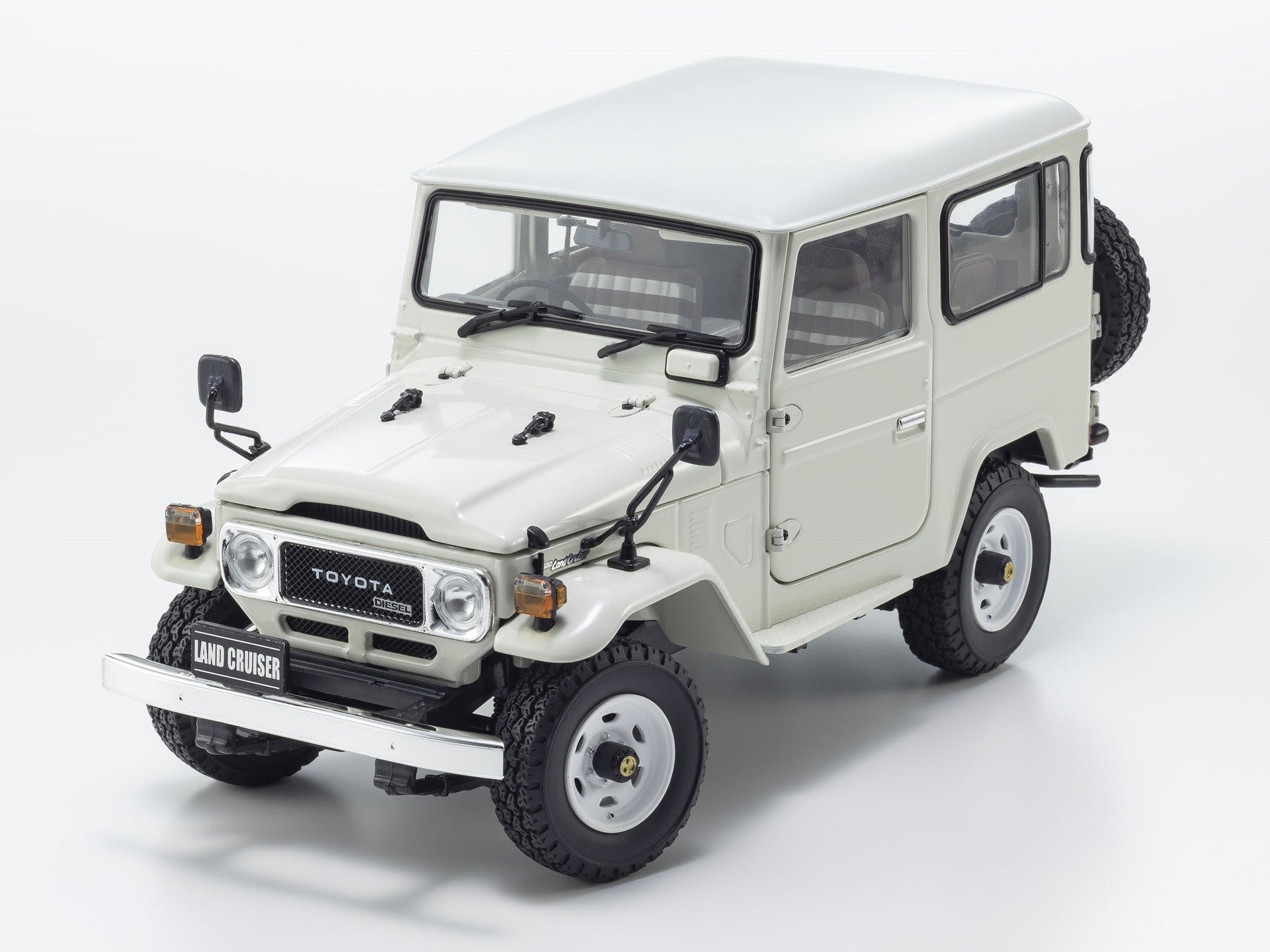 Toyota Land Cruiser 40 Van (BJ42V) White 1:18 - 79686