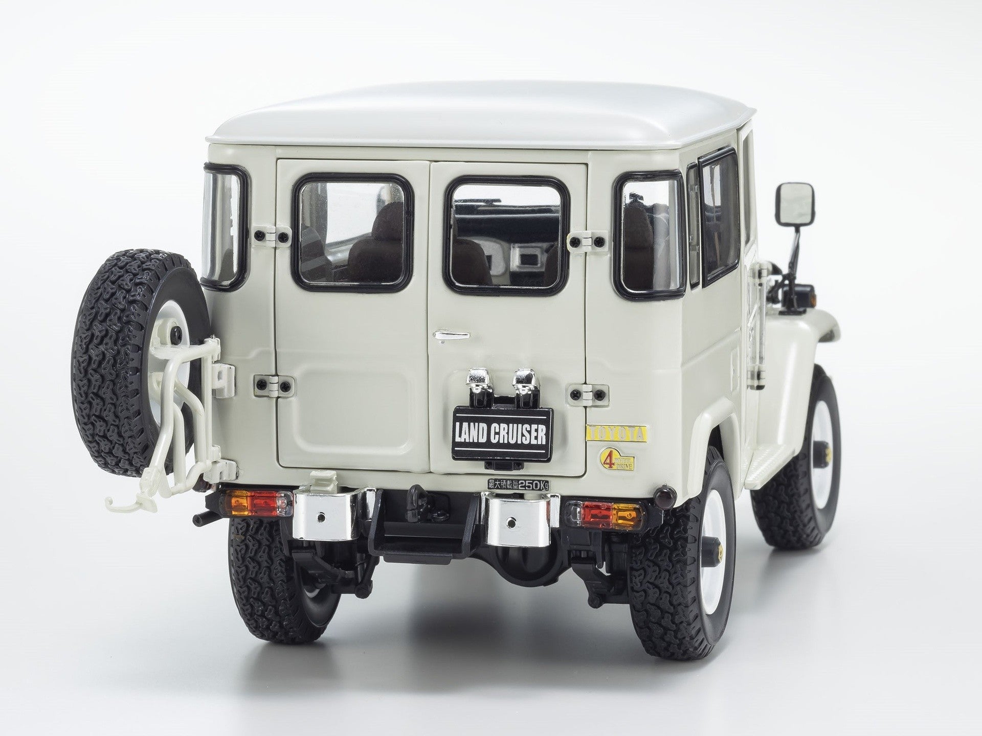 Toyota Land Cruiser 40 Van (BJ42V) White 1:18 - 79691
